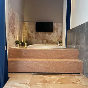 bb-palazzo-bruca-catania.taorminaitalyhotels.com/